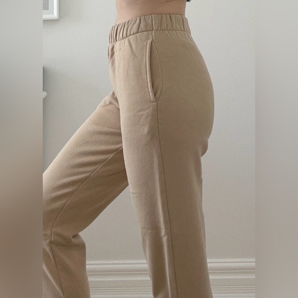 GAP Classic Joggers - Picture 2 of 5